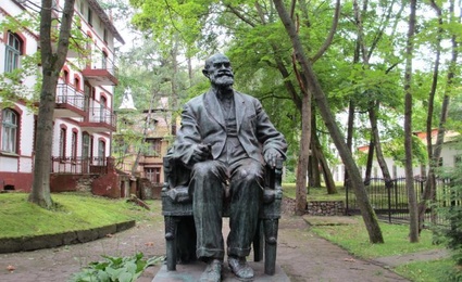 Памятник академику А. П. Павлову