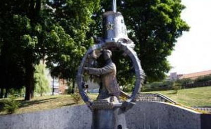 Памятник Александру Маринеско